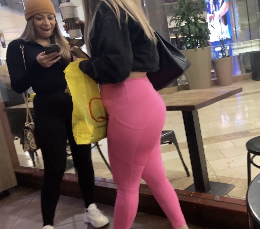 Two Latina baddies in leggings at Starbucks 😍😍 - Spandex, Leggings ...