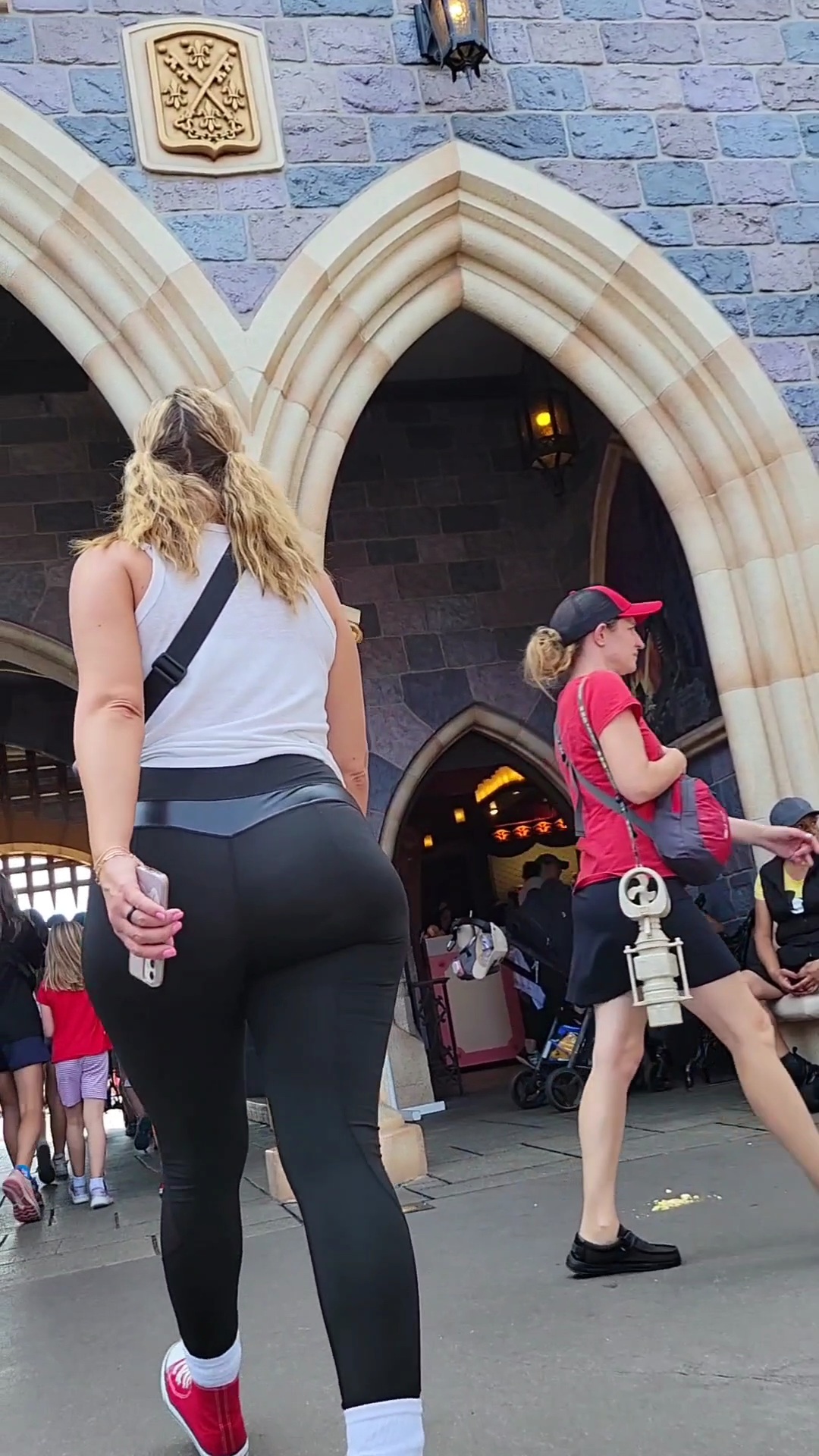 Super teen at Disneyland - Spandex, Leggings & Yoga Pants - Forum