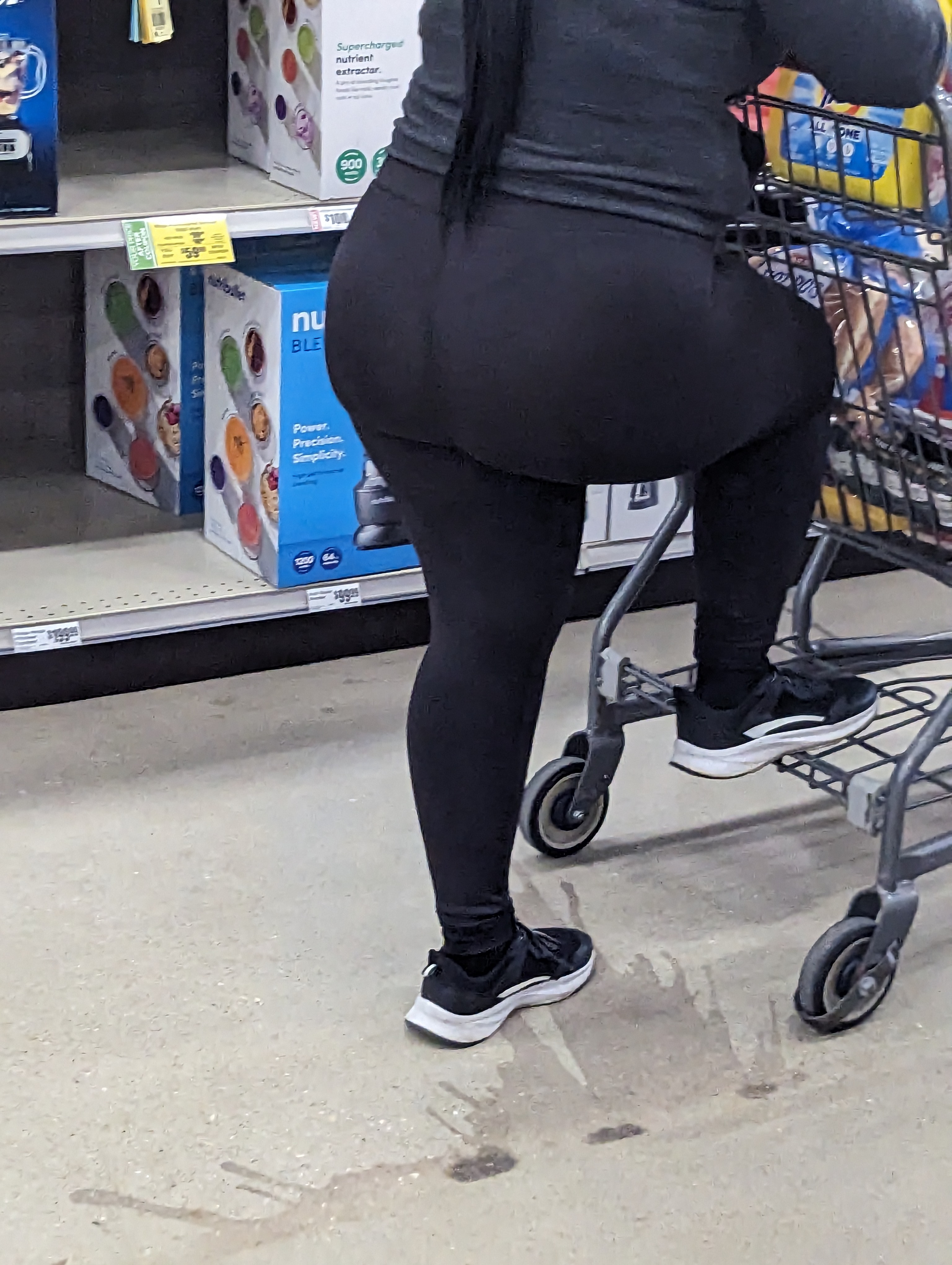 Big ass latina in all black + gifs at end - Spandex, Leggings & Yoga Pants - Forum