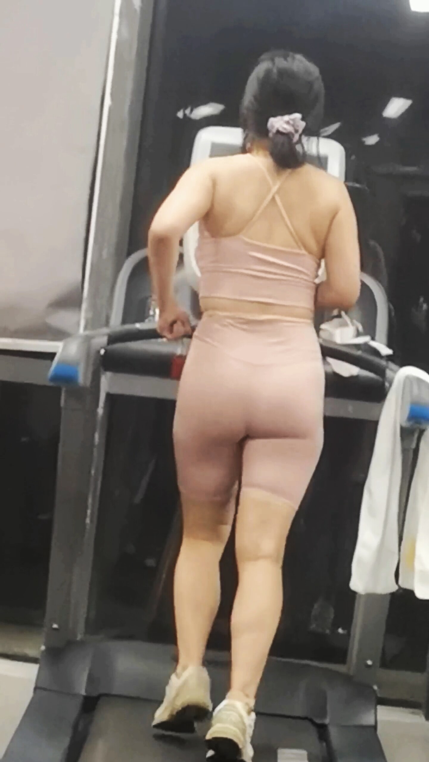 Asian girl in public gym #2 (OC) (GIFS) - Spandex, Leggings & Yoga