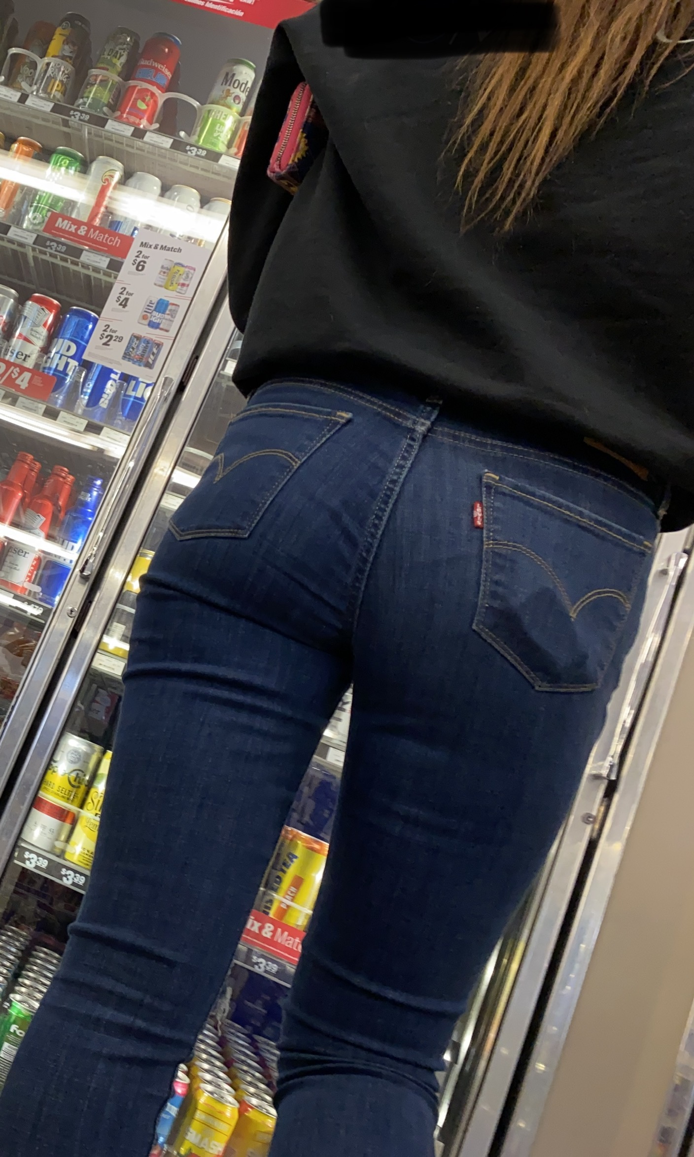 Nicest Ass in Jeans I’ve Ever Captured In The Wild! Tight Dark Levi’s ...