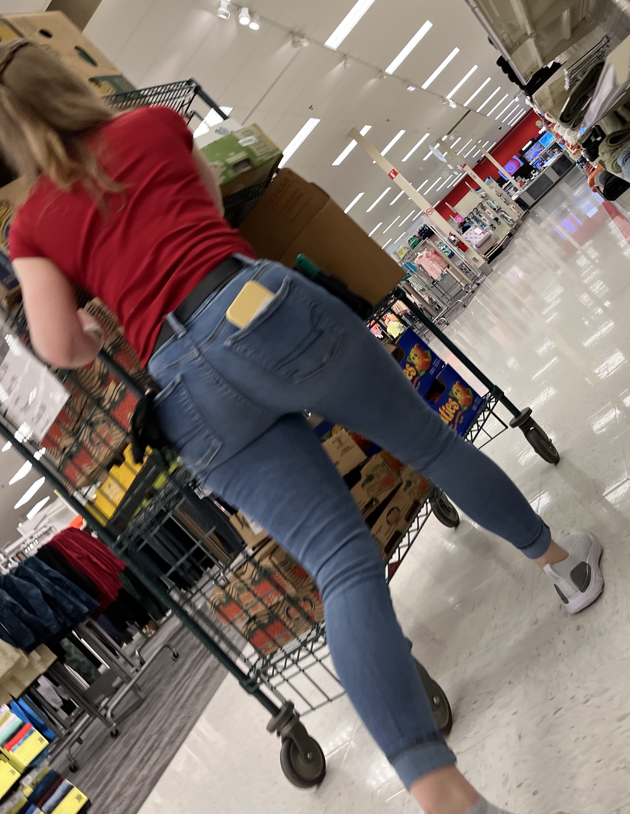 Slim body target worker 👀 - Tight Jeans - Forum