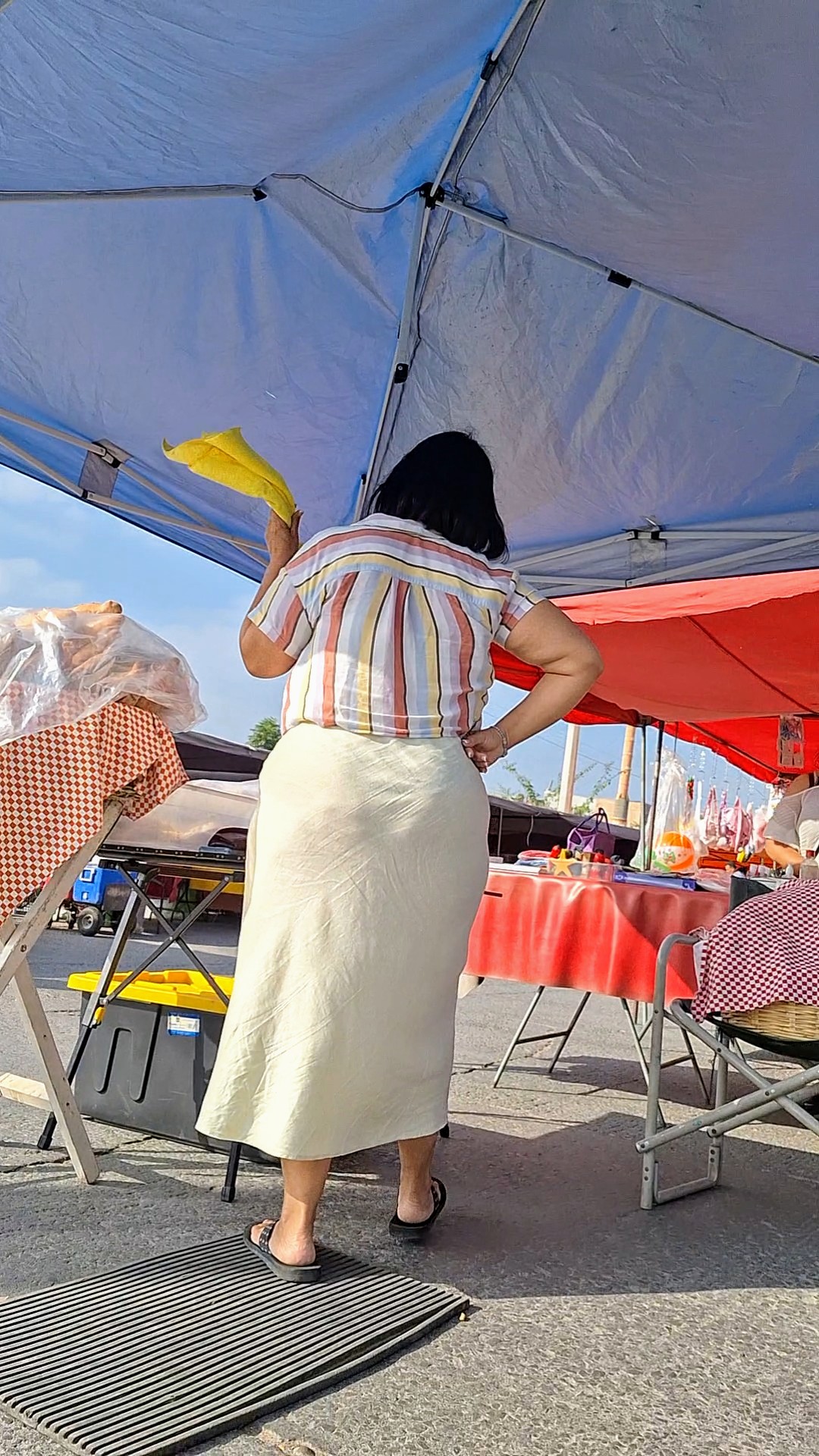 Milf latina fat ass in see through white long skirt w black panty [oc] part1? - latina - Forum