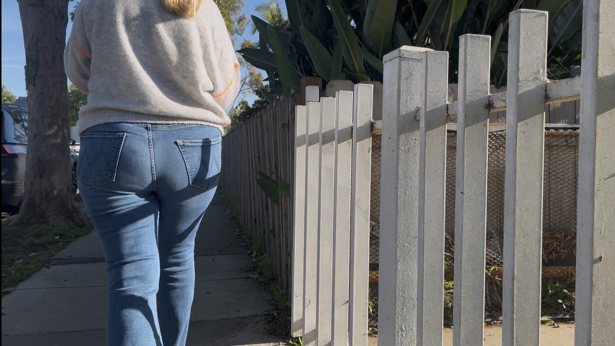 Caught this PAWG GILF (OC) (Vid included) - Tight Jeans - Forum