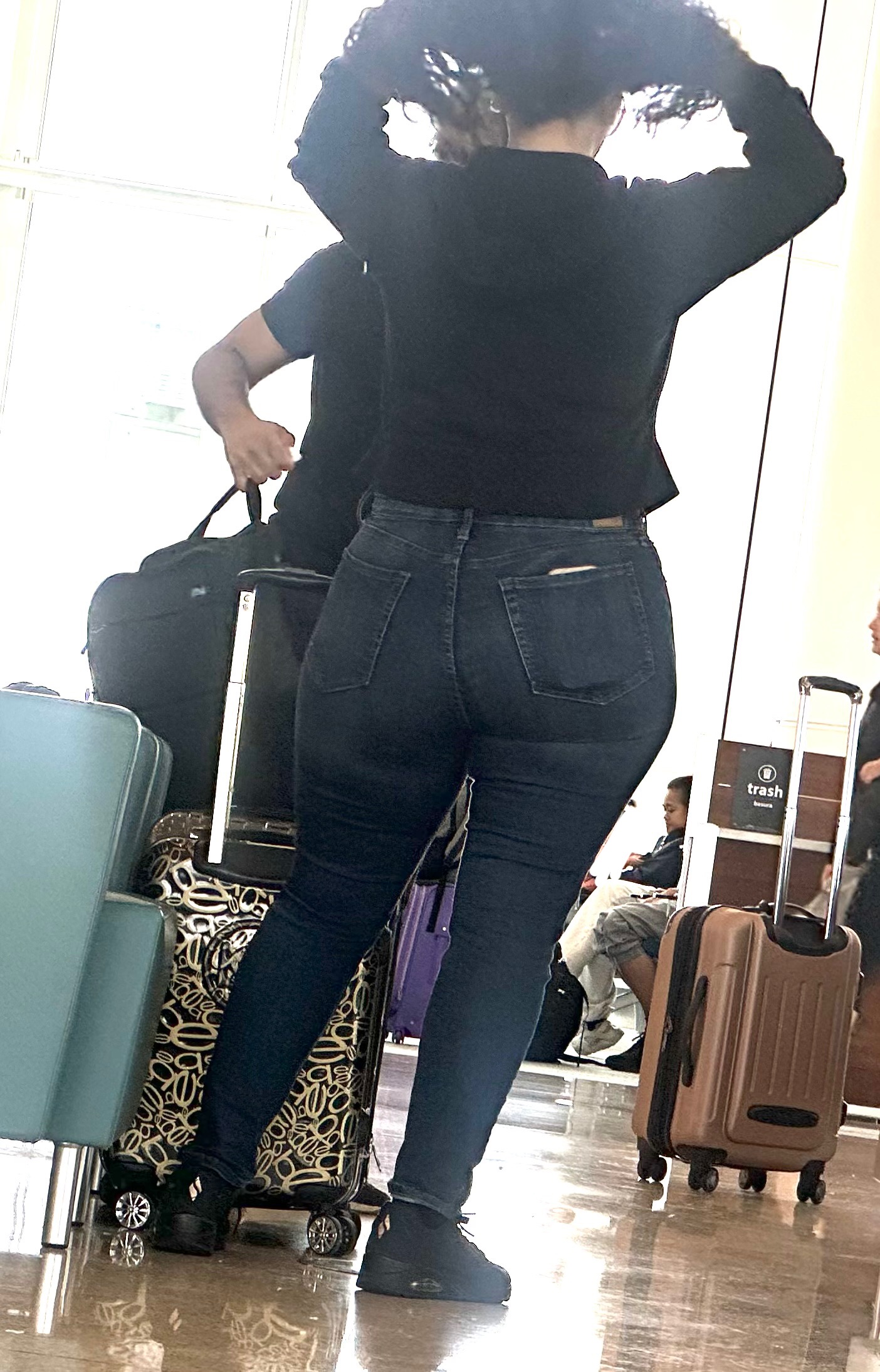 Milf wide ass in Jeans - Tight Jeans - Forum