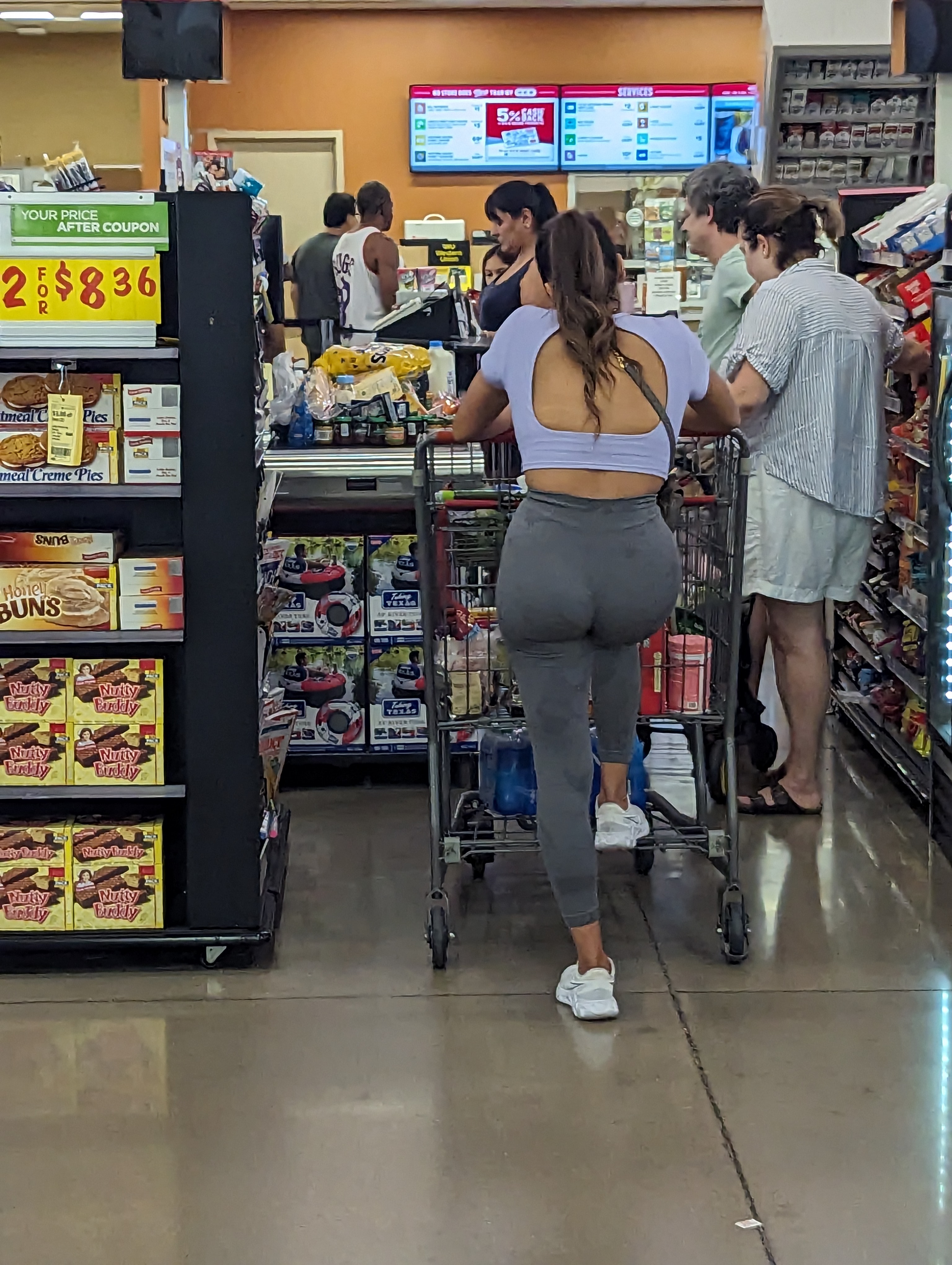 Sexy latina shopping in tight grey leggings - Spandex, Leggings