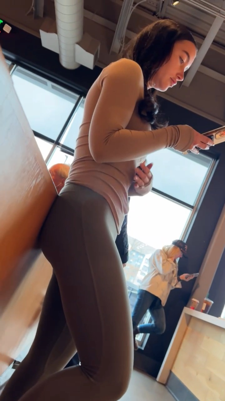 Nice girl with bubble ass and camel toe. Not OC - Spandex, Leggings & Yoga  Pants - Forum