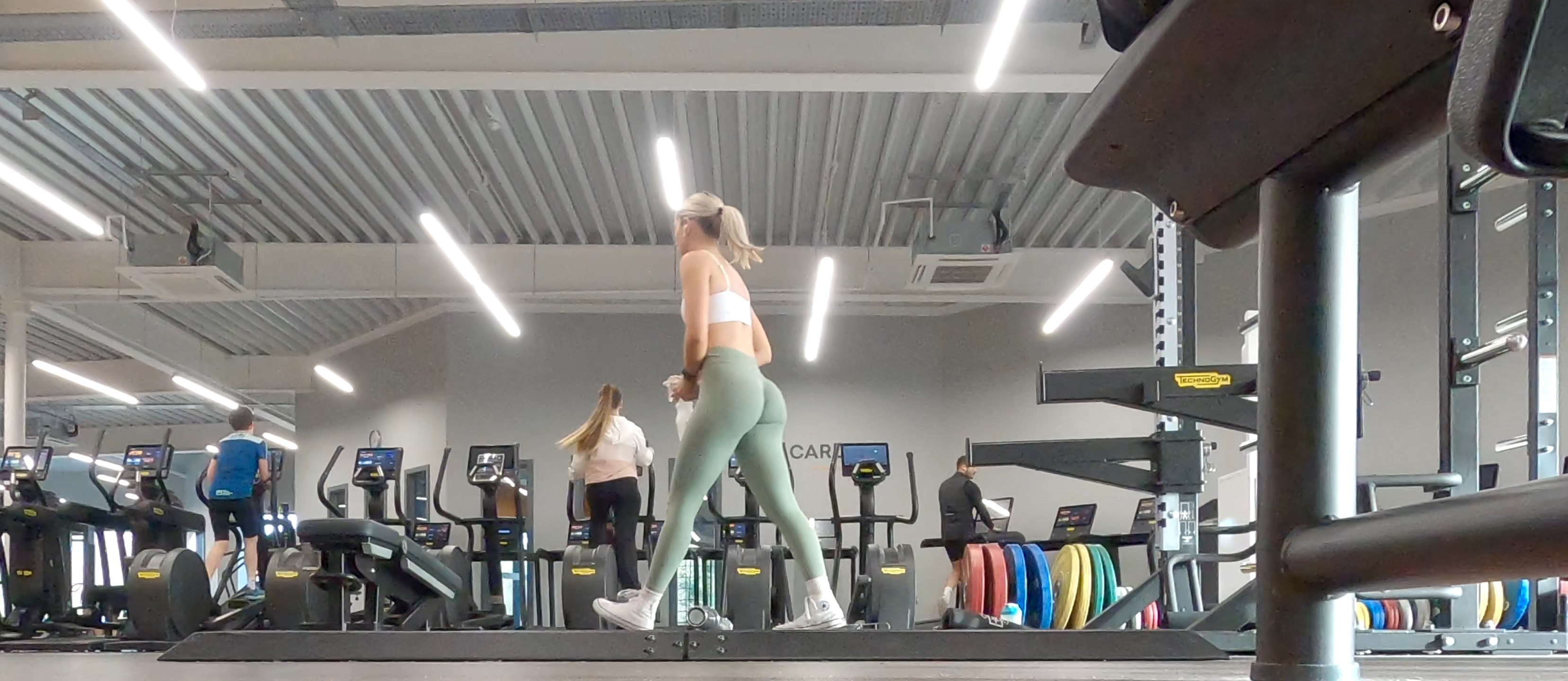 Gym blonde in tight green leggings, part 1 - Spandex, Leggings & Yoga P...