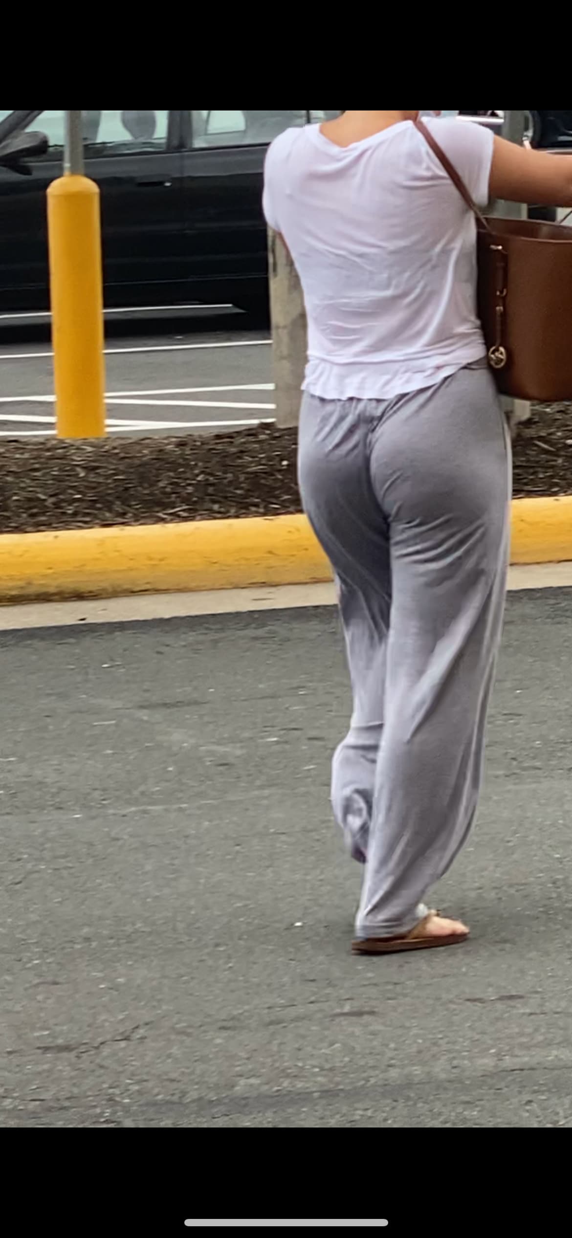 PAWG ass jiggle in loose sweats W/quick vid - ass - Forum