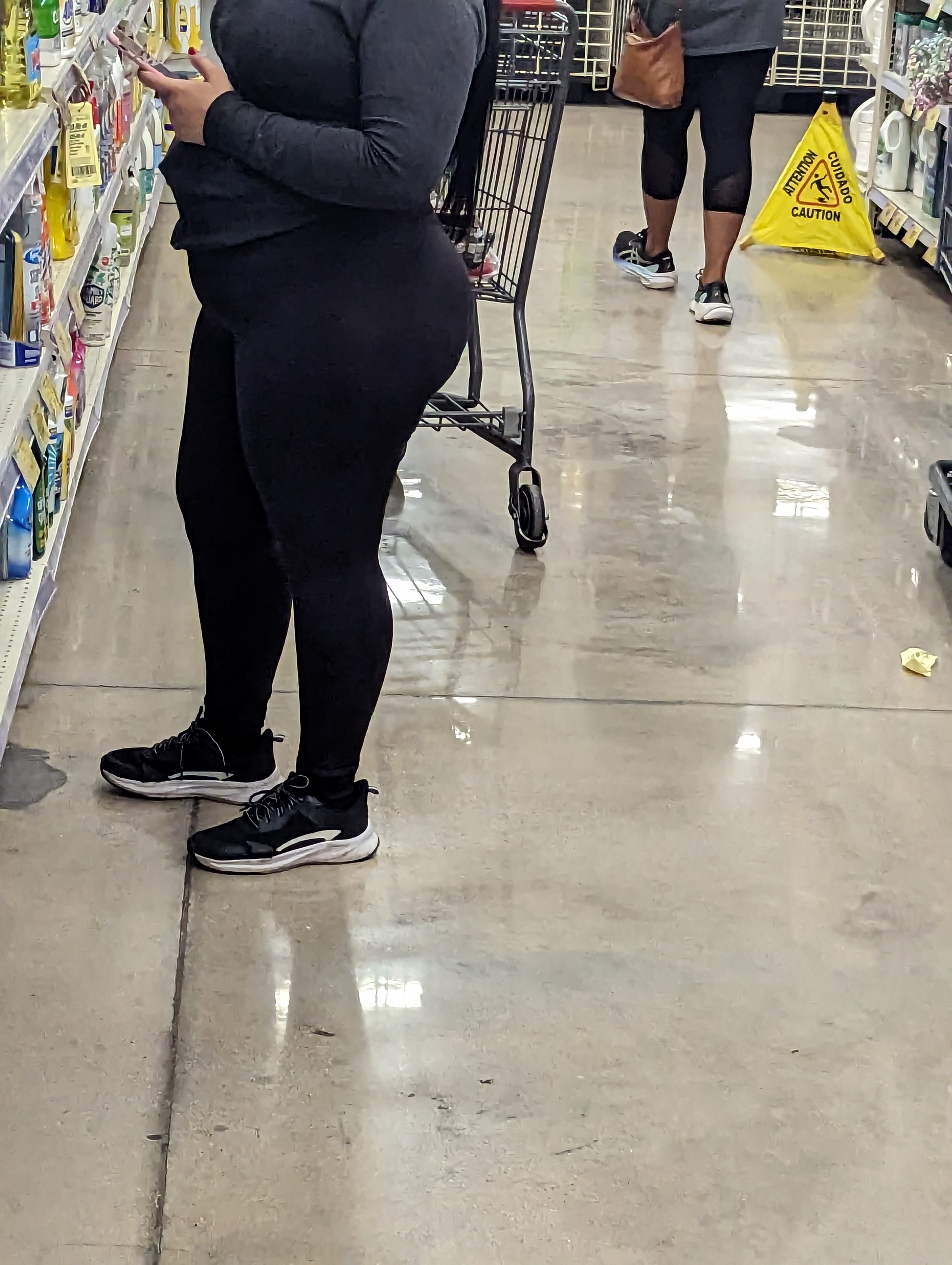 Big ass latina in all black + gifs at end - Spandex, Leggings & Yoga Pants - Forum