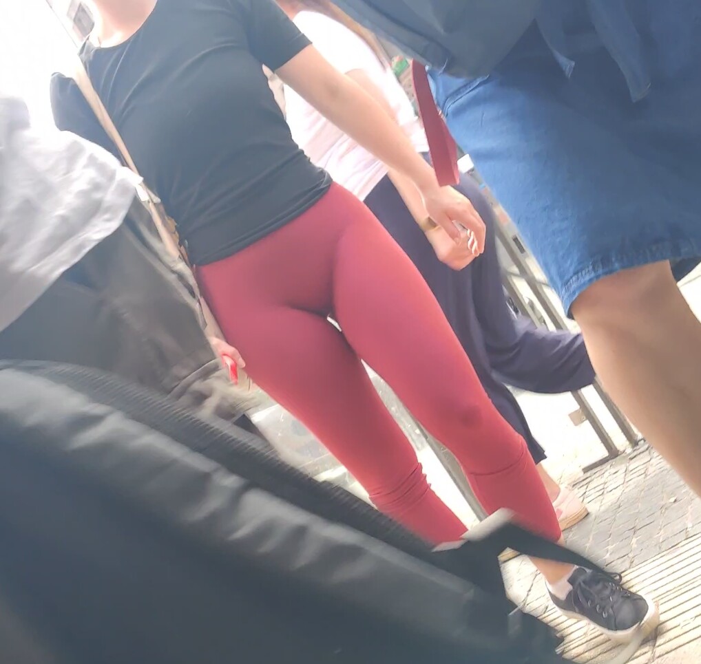 German girl in red TEVEO Gym Leggings - Spandex, Leggings & Yoga Pants -  Forum