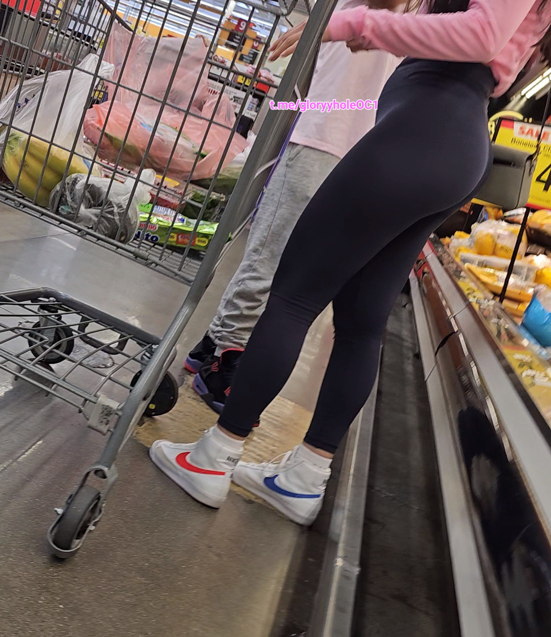 FIT Latina at the Market [OC] - Spandex, Leggings & Yoga Pants - Forum