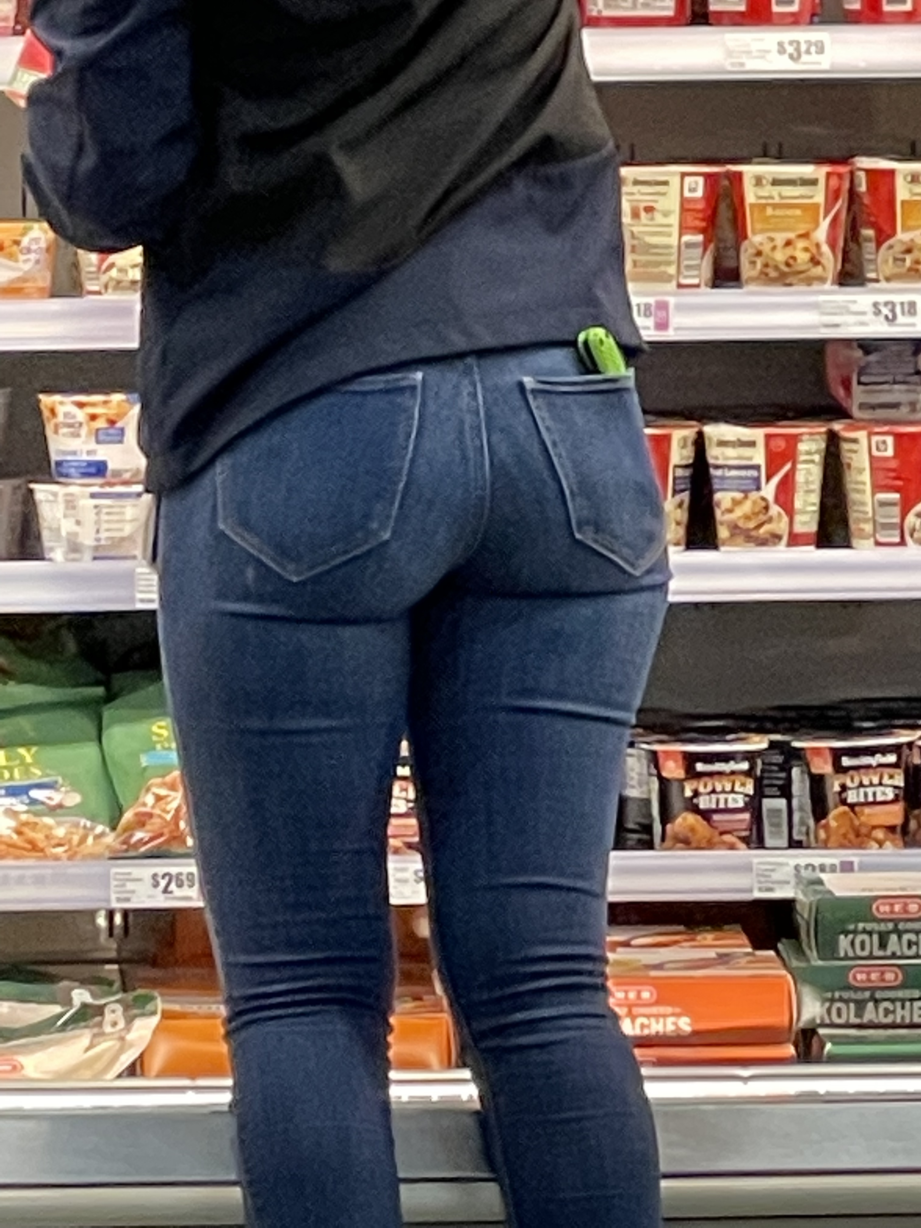 New haul of perfect butt coworker! (CLOSE UP+SQUAT) - Tight Jeans - Forum