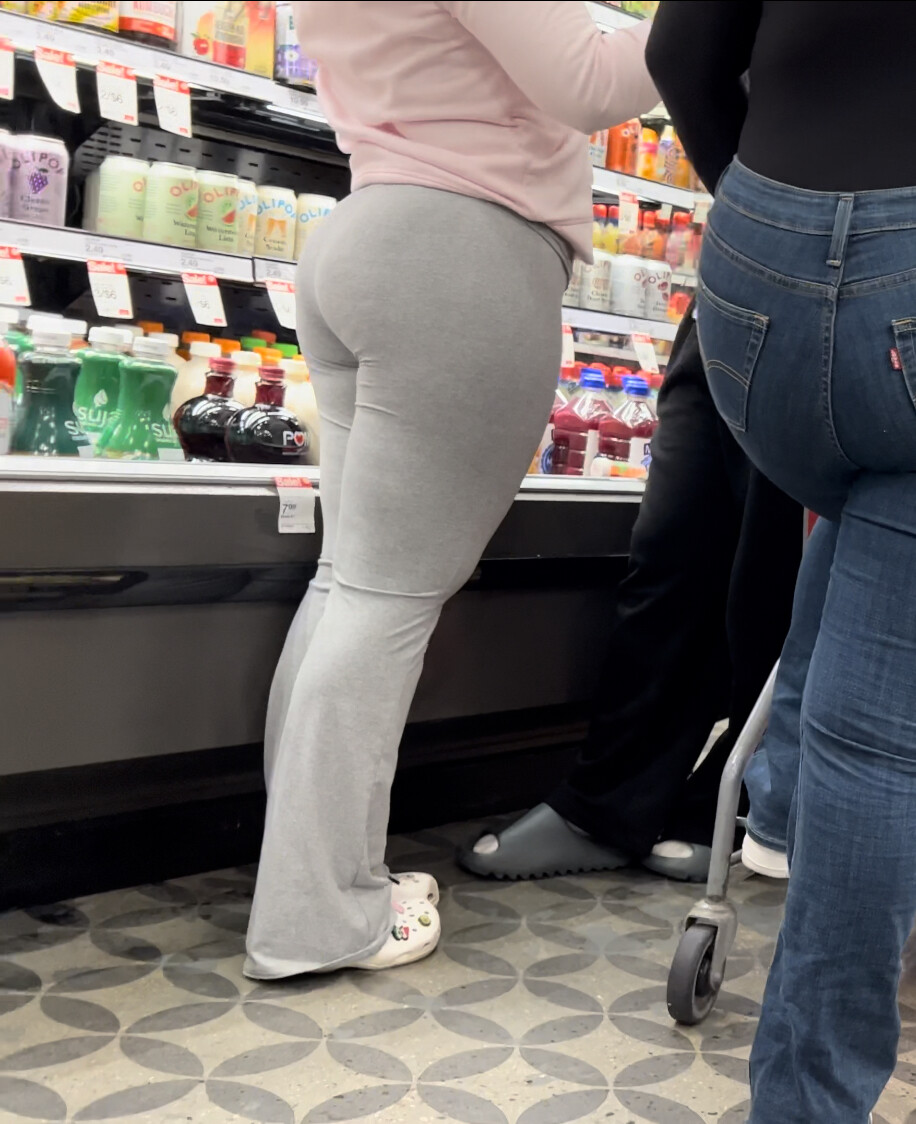Sexy latina shopping in tight grey leggings - Spandex, Leggings & Yoga  Pants - Forum