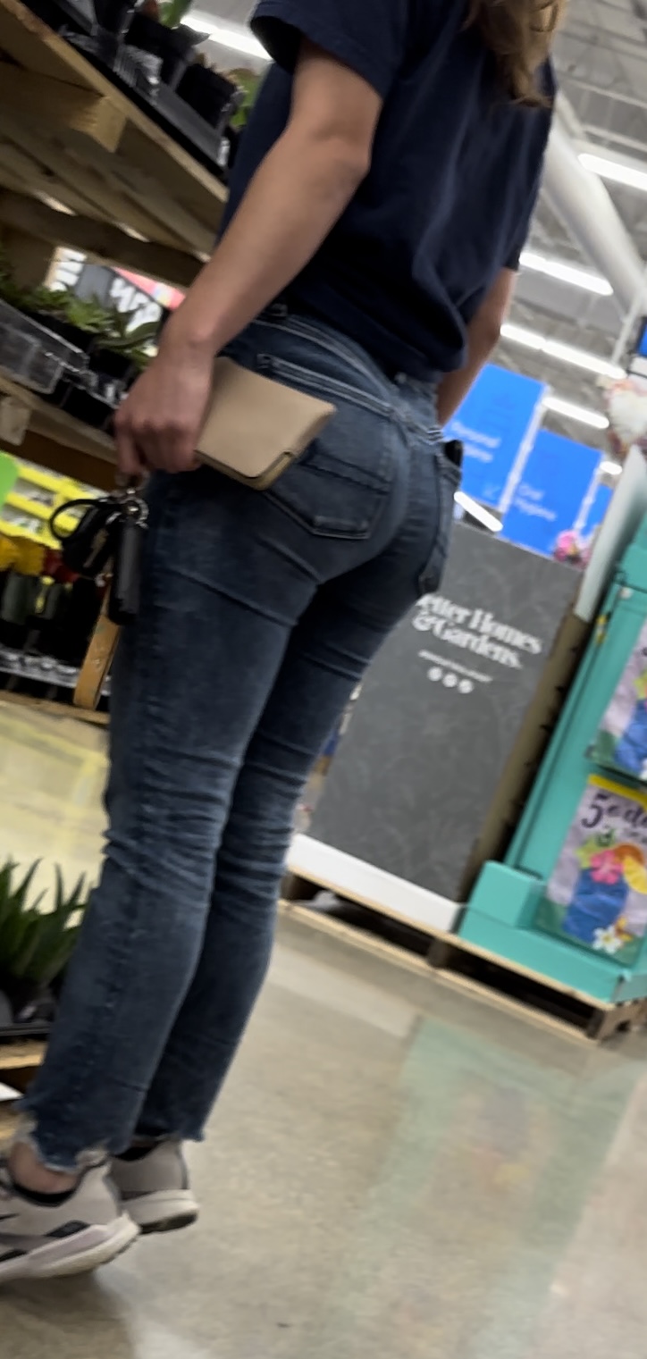 Tight Petite Ass in Jeans - Tight Jeans - Forum