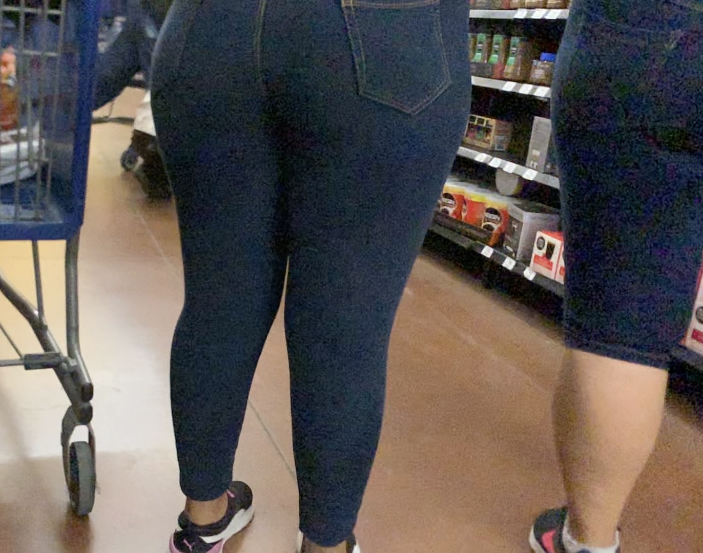 First post, Big Fat Ass🥵 - Tight Jeans - Forum