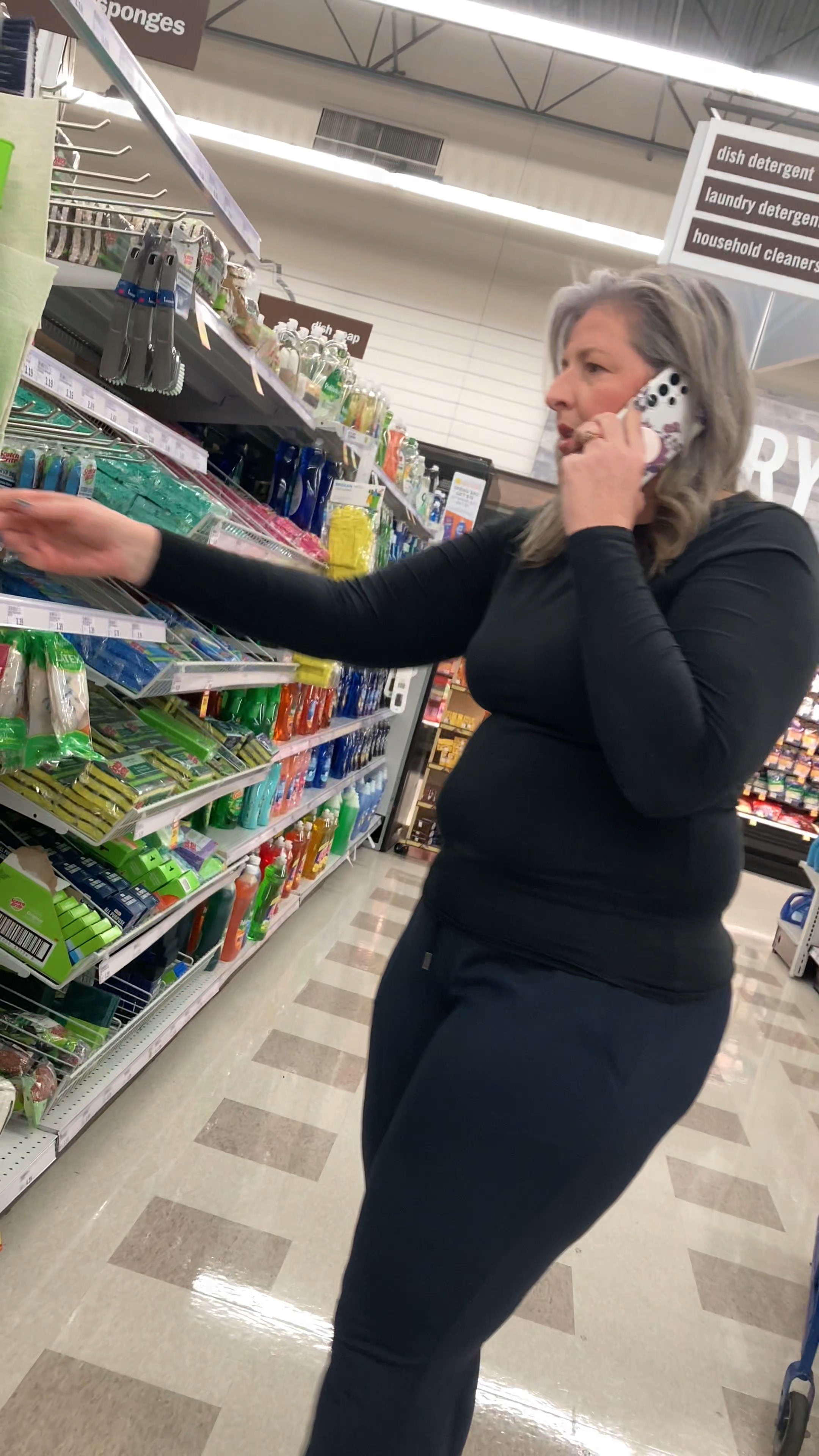 Sexy PAWG GILF in blue leggings grocery shopping (non OC) - Spandex,  Leggings & Yoga Pants - Forum