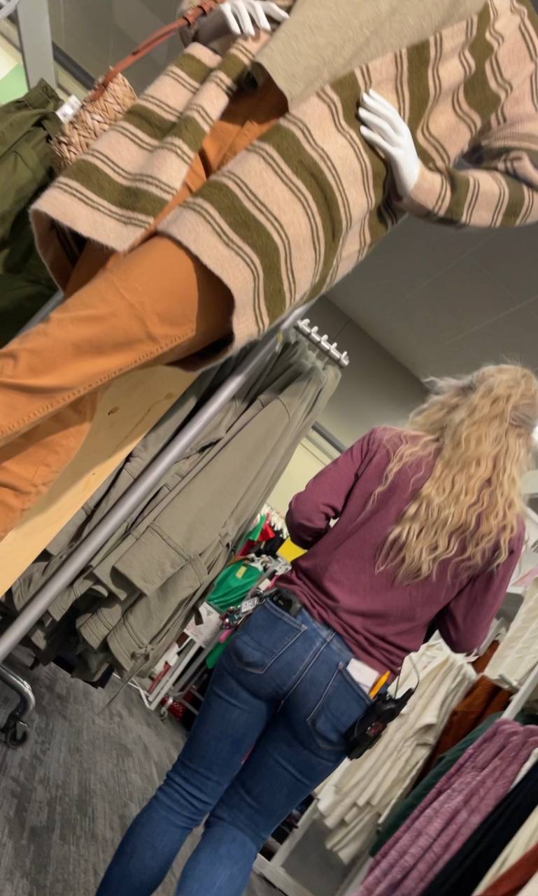 Tight Blonde In Jeans At Work Tight Jeans Forum