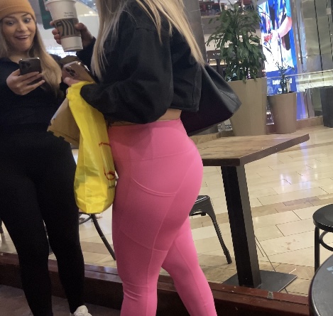 Two Latina baddies in leggings at Starbucks 😍😍 - Spandex, Leggings ...