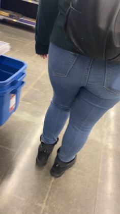 Latinas In Tight Jeans