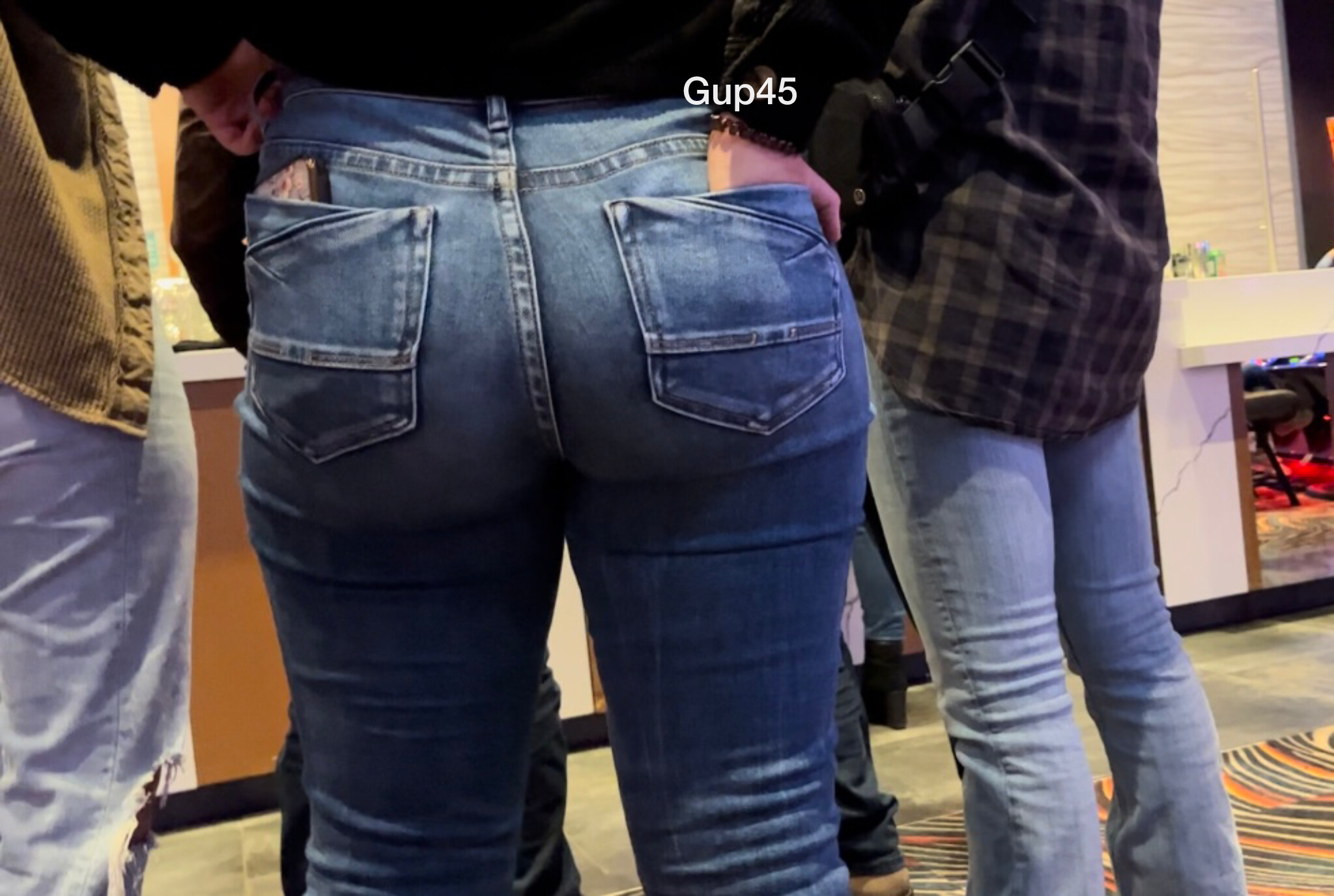 Jiggly Blonde Pawg keeps pulling up her jeans! (OC) - Tight Jeans - Forum