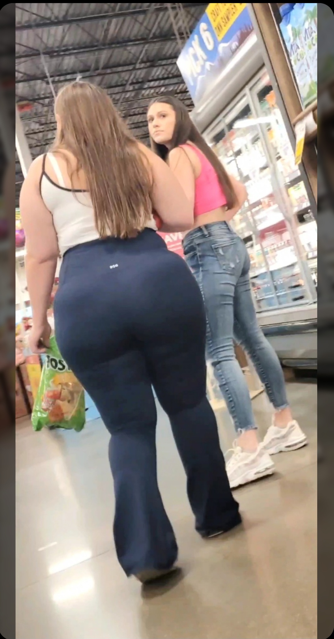 Thick ass - Tight Jeans - Forum