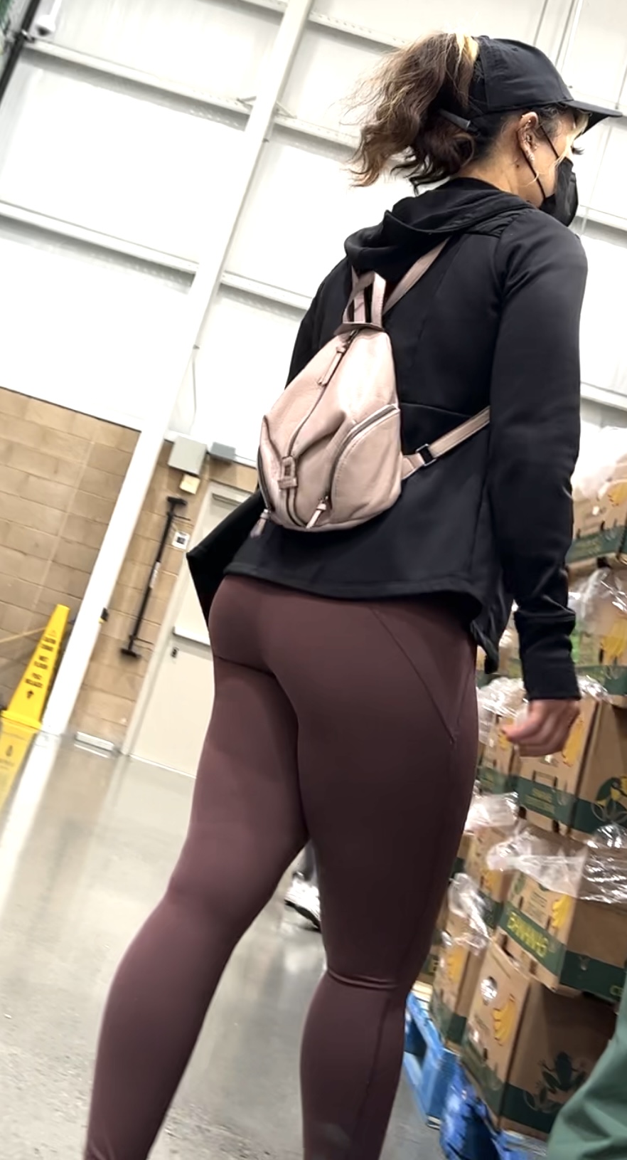 Surprisingly thick Korean milf yoga pants (video) - Spandex, Leggings & Yoga  Pants - Forum