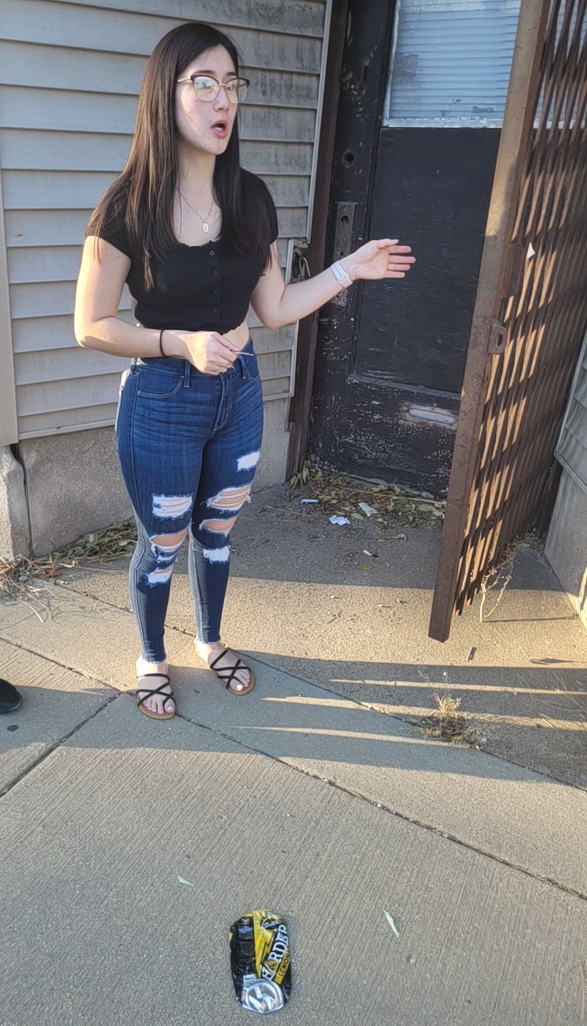 Beautiful neighborhood latina - Tight Jeans - Forum