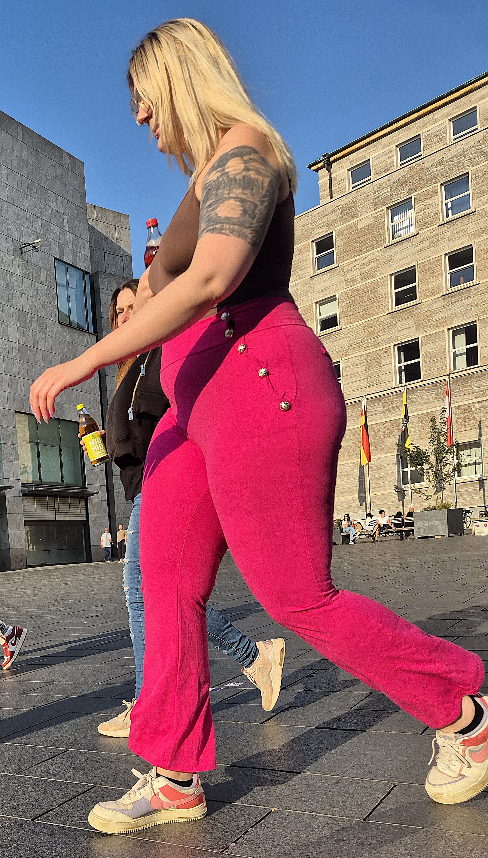 Definition of a PAWG MEGAPOST! Spandex, Leggings & Yoga Pants Forum