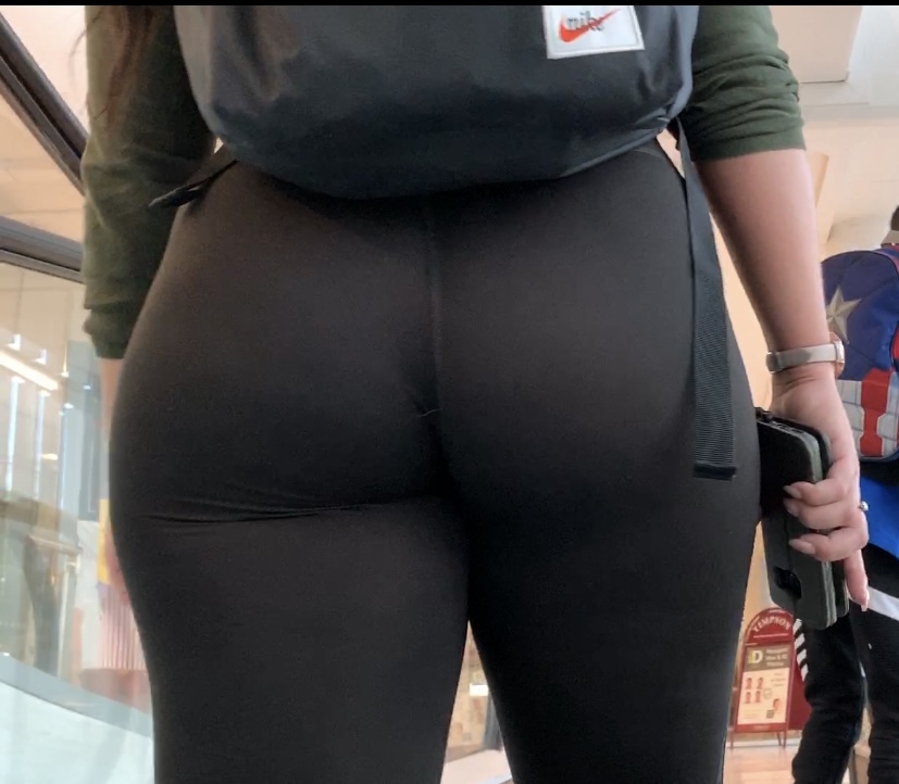Slim thick PAWG walking (OC) - Spandex, Leggings & Yoga Pants - Forum