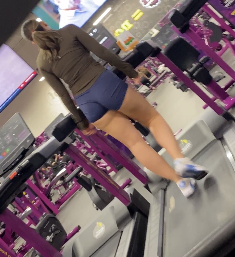 thick-thighs-stuffed-in-booty-shorts-short-shorts-volleyball-forum