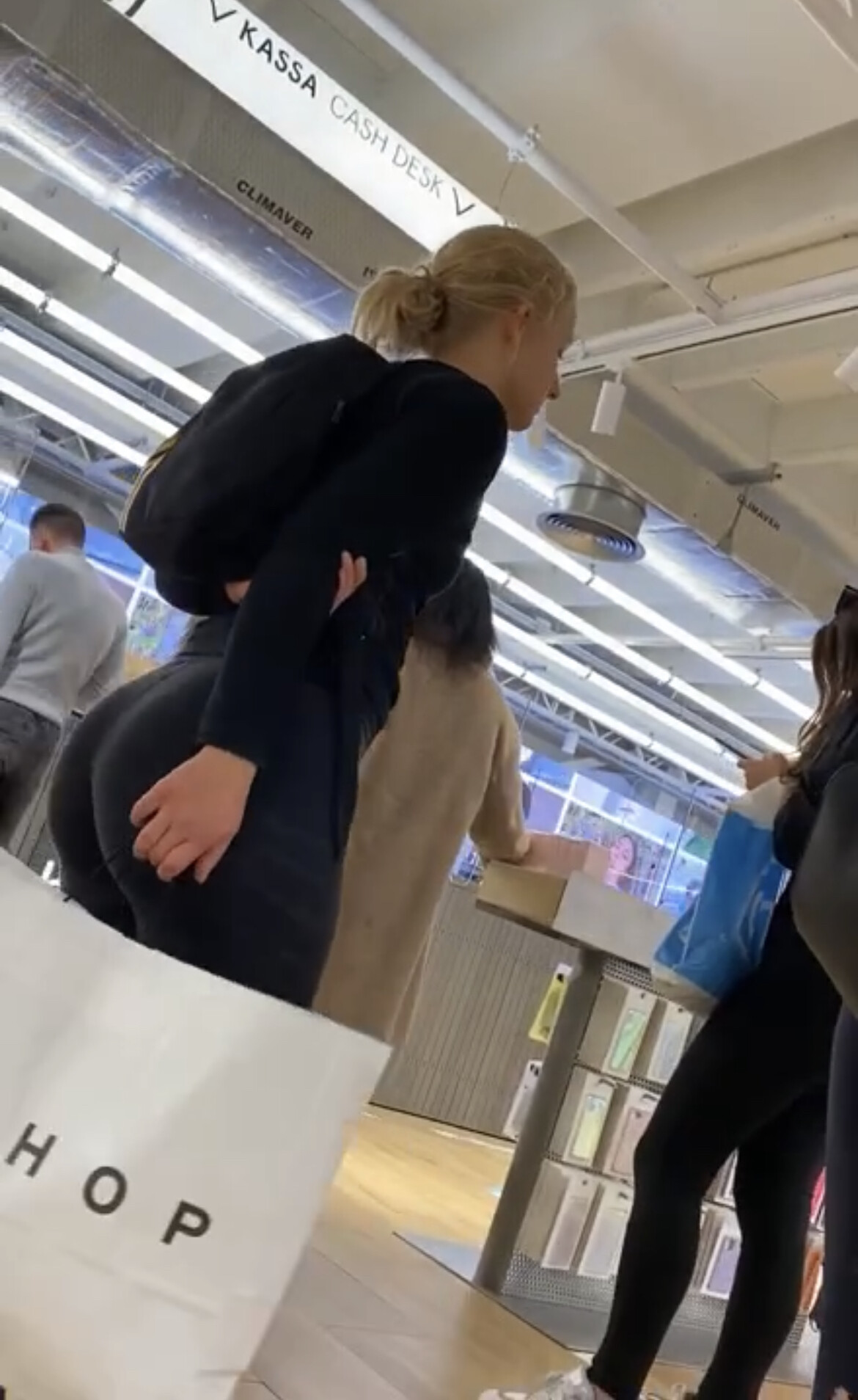 Big pawg dutch girl (not oc) - Spandex, Leggings & Yoga Pants - Forum